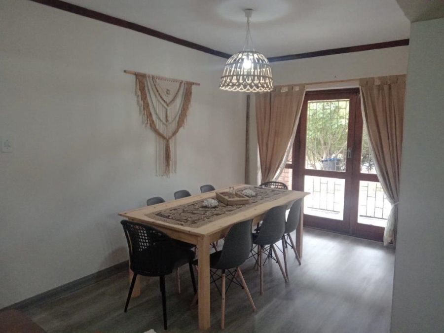 6 Bedroom Property for Sale in Paradise Beach Eastern Cape